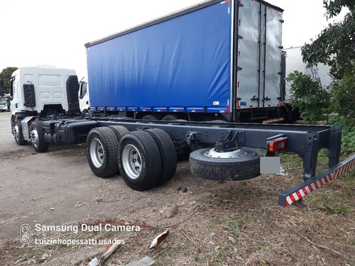 Imagem 12 de 15 de Caminhão Volvo Vm 330 8x2 4 Eixos Motor Feito Ano 2014