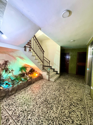 Venta De Apartamento Ph En Montalbán I