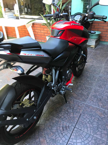 Bajaj Ns200