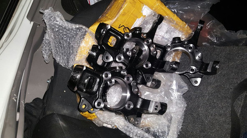 Imagen 2 de 2 de Mangueta Delantera L200 2007-2016 Mitsubishi Sportero Nueva