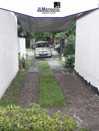Imagen 2 de 8 de Casa 4 Ambientes Con Cochera Y Parque