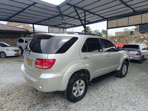 Toyota Fortuner 4.0 Sr5