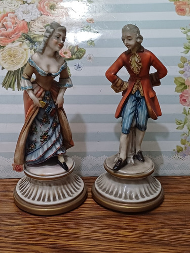 Figuras Decorativas  Pareja Firmada