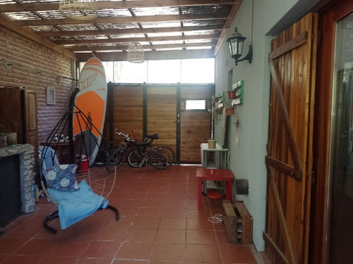 Venta De Casa 4 Amb Con 2 Baños, Parque, Parrilla Y Cochera