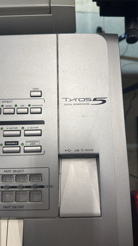 Teclado Arreglador Yamaha Tyros 5 61 Arranger (Usado)