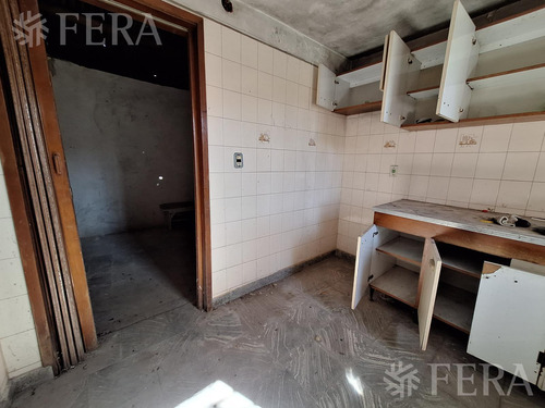 Venta Casa 3 Ambientes Con Patio En Temperley Este
