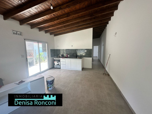 Moderna Casa A Estrenar Con Jardín Al Frente En Planta Baja