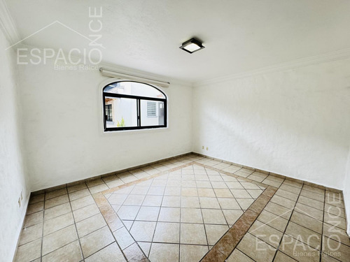 Casa En Fraccionamiento Lomas De Atzingo
