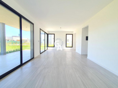Imagen 18 de 30 de Casa En Venta 4 Amb En Santa Emilia, Pilar Del Este