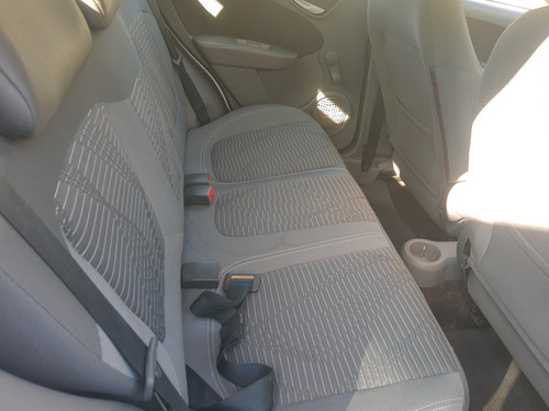 Imagem 3 de 6 de Fiat Palio Attractive 1.4 8v (flex)