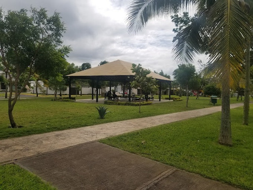 Casa En Venta En Veracruz. Con 4 Recamaras. Fracc. Las Palmas.