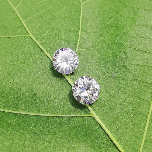 Imagen 4 de 4 de Aros De Joya Hombre Acero Inoxidable Brillantes Moda Blanco