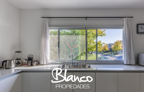 Excelente Propiedad, De Dos Plantas, Dentro Del Barrio Las Tipas - Nordelta