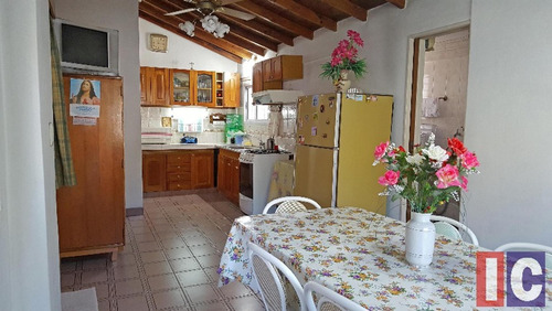 Imagen 5 de 14 de Muy Buen Chalet En Villa Ariza (ituzaingo Norte)