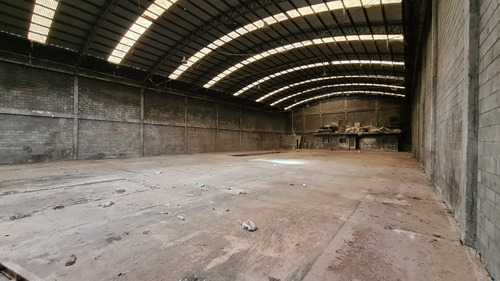 Gran Galpón De 1200m² Sobre Ruta 8 - Billinghurst
