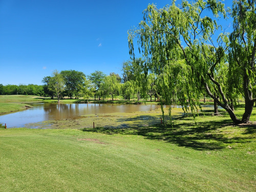 Lote En Esquina Central Con Fondo A Hermosa Arboleda En Everlinks - Lujan