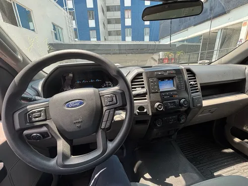 Ford F-550 6.8 Xl At