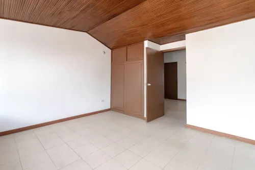 Casa En Venta En La Esmeralda. Cod V15539