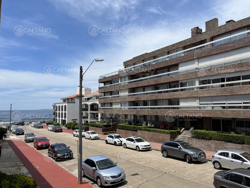 Departamento En Venta De Un Dormitorio En Peninsula, Punta Del Este 