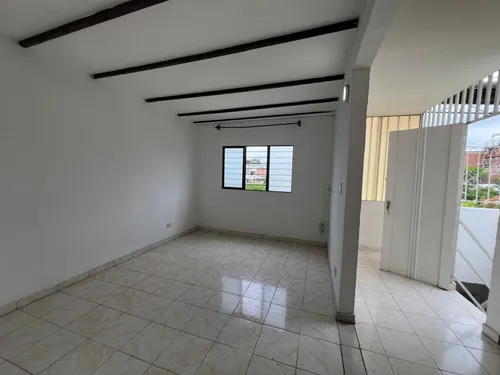 Casa En Venta En Los Andes B - La Riviera. Cod V8014567