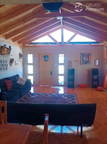 Se Vende Parcela Con Casa De 5 Dorm. En Cauquenes