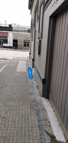 Imagen 3 de 10 de Venta De Local Pocitos 270 M2 Con Altura 30 Metros