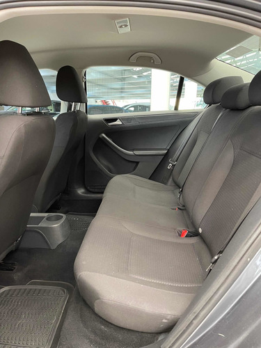Imagen 7 de 12 de Volkswagen Jetta 2017 2.0 Tiptronic At