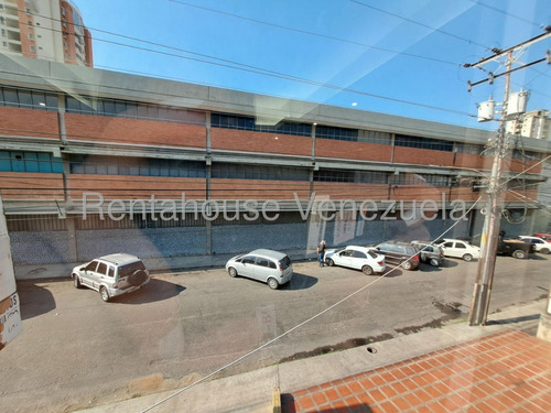 Bella Oficina En Venta Amoblada Zona Centro Calle Rivas Maracay 25-17456 Hc
