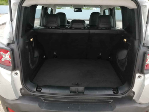 Imagen 13 de 14 de Jeep Renegade 2018 5p Latitude L4/1.8 Aut