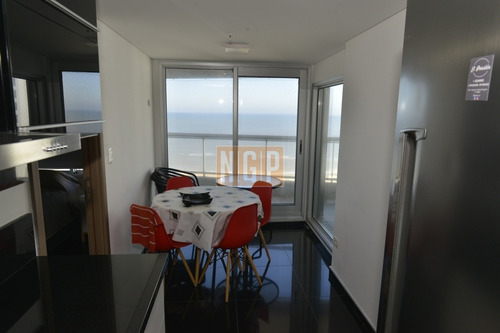 Imagen 14 de 30 de Apartamento De 3 Dormitorios Frente Al Mar Fotos Del Departamento