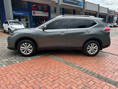 Nissan X-trail 2.5 Advance 4x2 At