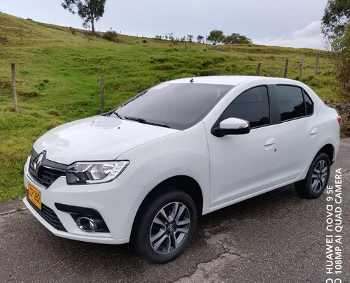 Renault Logan 1.6 Privilege / Intens
