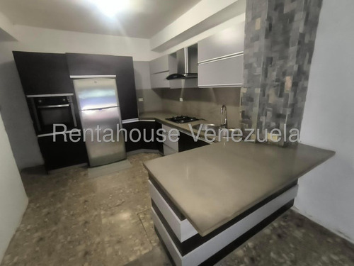 Bella Casa Duplex Ubicada En Conjunto Cerrado Con Vigilancia 24 Hrs, Sala Comedor Concepto Abierto, Cocina Empotrada Moderna Con Tope De Cuarzo,area De Faena, Patio,terraza Con Escaleras Independiente