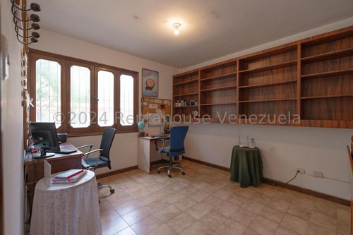Casa En Venta. Colinas De Vista Alegre. Kr24-17100. Katia Rosero M.