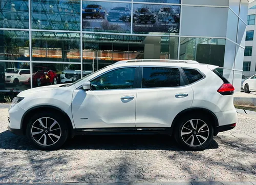 Nissan X-Trail 2.5 Exclusive HEV 2 Filas Cvt