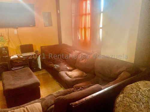 Imagen 4 de 10 de Casa En Venta Semiamoblada Con Buena Ubicación En La Puerta Maraven