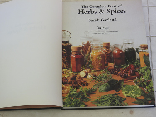 The Complete Book Of Herbs & Spices - Garland - L654