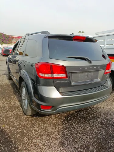 Dodge Journey 2.4 Sxt 7 Pasajeros At