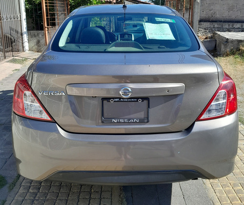 Nissan Versa 1.6 Exclusive Navi At