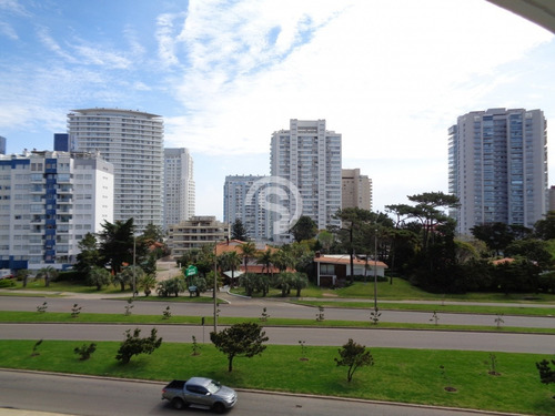 Alexander Boulevard, 2 Dormitorios Alquiler Y Venta- Ref: 3344