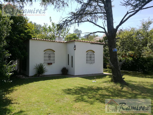 Casa Quinta De 3 Ambientes Con 1346 M2 De Parque! - La Reja - (ref.2263)