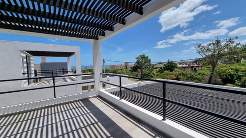 Casa Con Piscina - 30 Mts De La Playa - Vista Al Cerro Y Al Mar