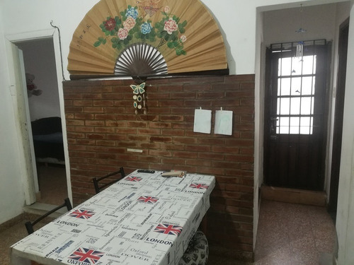 Imagen 5 de 28 de Casa De 4 Ambientes Mas Casa De Tres Ambientes Al Fondo Con Fondo Libre.