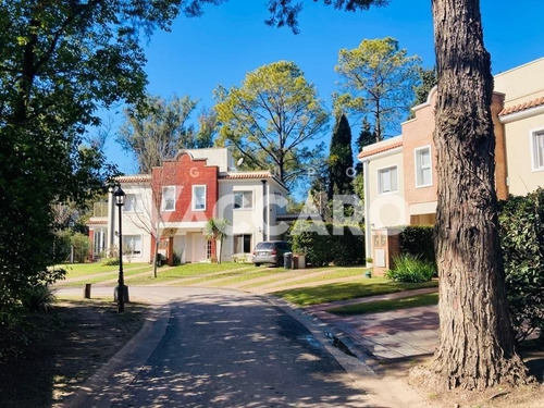 Imagen 3 de 29 de Duplex Tipo Townhouse En Barrio Privado El Resuello.