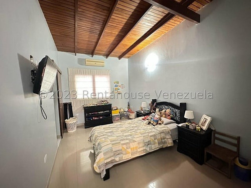 Marianny Gonzalez, Moderna Casa En Venta Urb Trigal Cabudare Lara