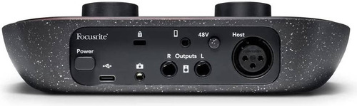 Focusrite - Vocaster One Studio