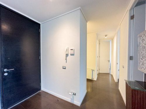 Piso Alto, 2 Dorms + Escritorio, Vista Y Full Amoblado
