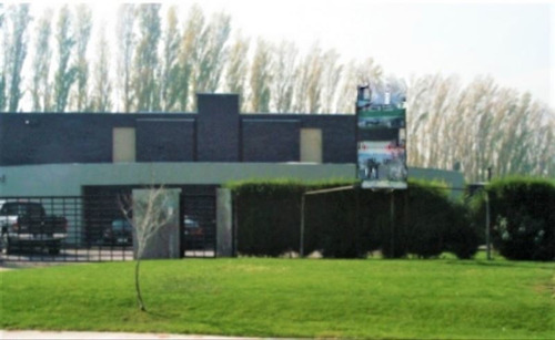 Casa En Venta De 5 Dorm. En Colina