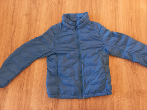 Campera Uniqlo Ultraliaviana Nene Nena 7-8 Años Azul 