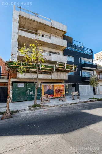 Departamento De 2 Ambientes Con Balcón Y Parilla En Liniers